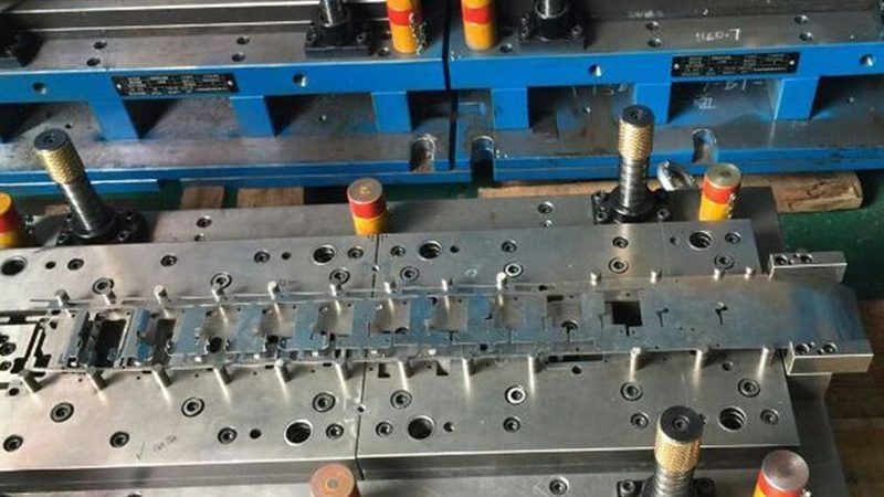 大型塑胶模具定制：五大关键点，助您精准选型**
