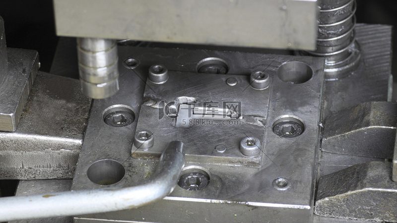 冰箱模具安装方法：关键步骤与注意事项**