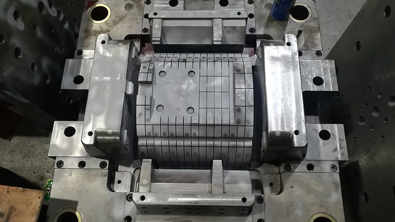 塑胶模具加工流程：从图纸到成品的七个关键环节