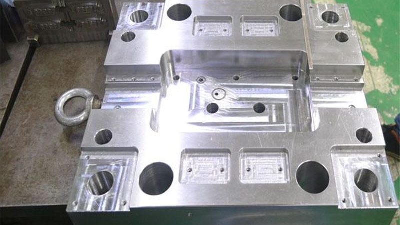 小型压铸模具材质选择：揭秘影响模具性能的关键因素