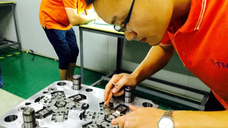 大型吹塑模具：揭秘其制造工艺与关键因素**