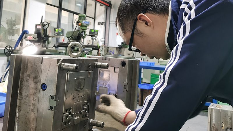 家电端子级进模：揭秘其关键技术与应用优势